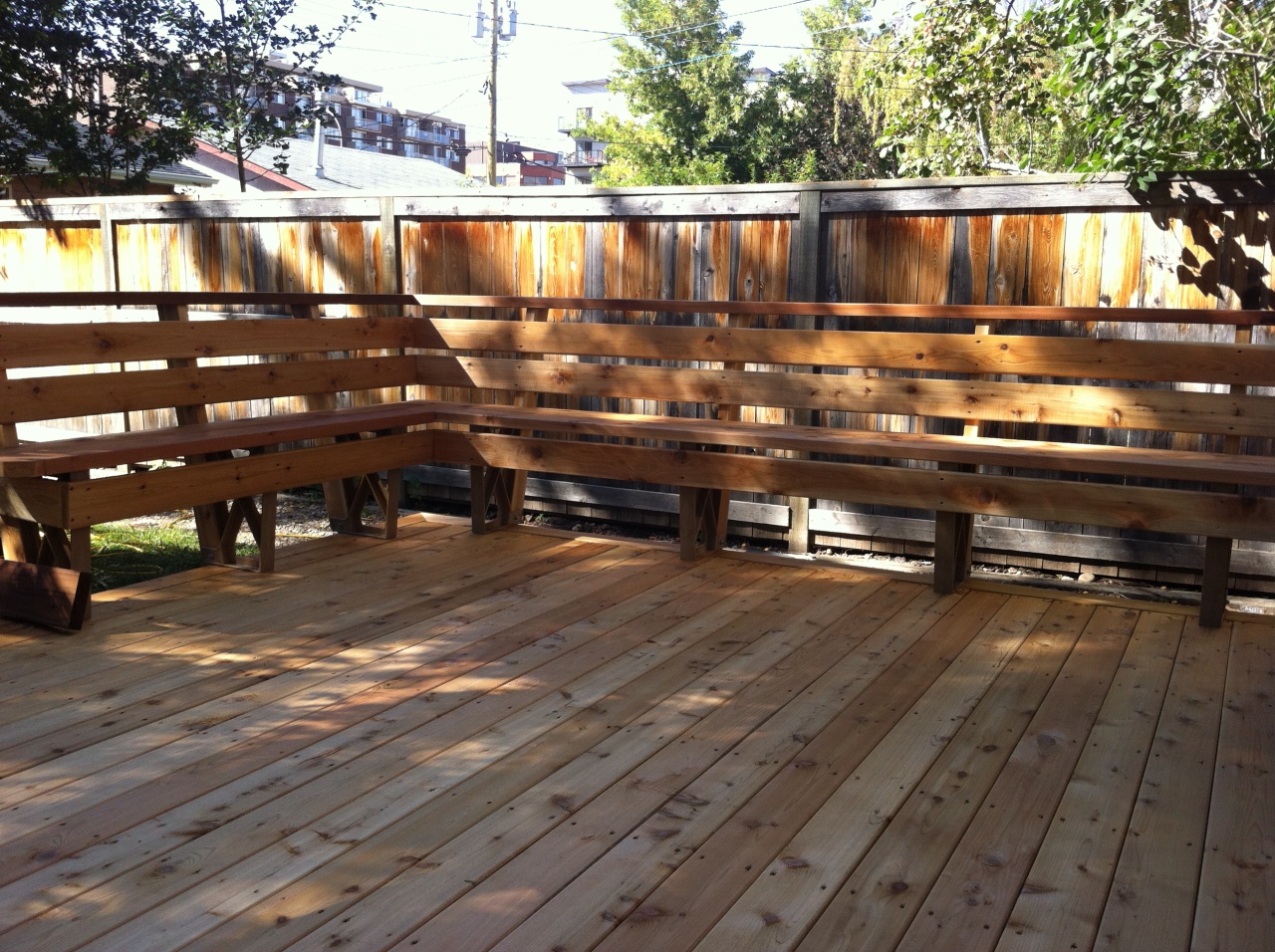 Design Deck with Bench